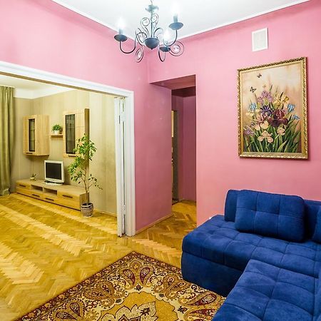 Apartments In The Center Lviv Buitenkant foto