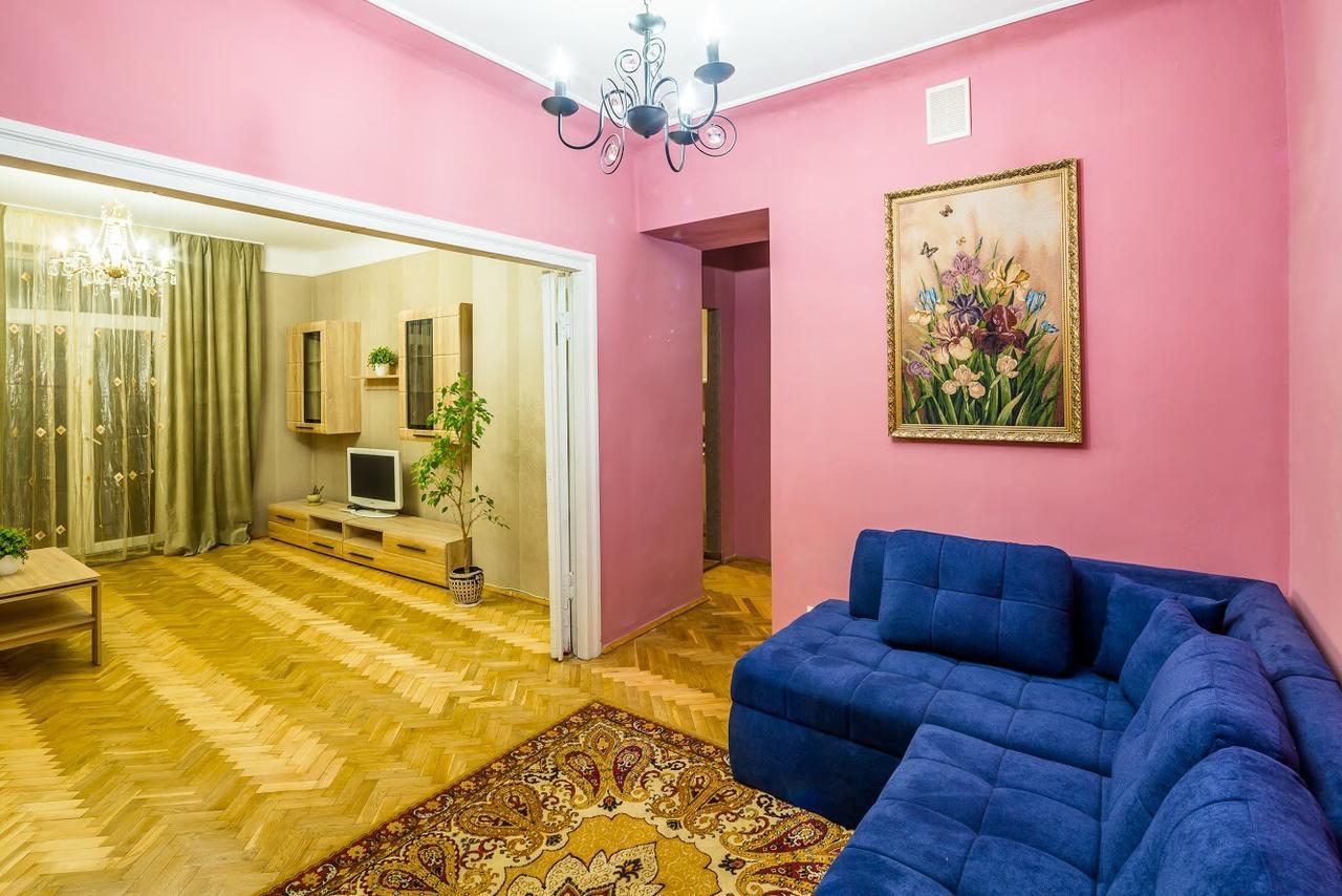 Apartments In The Center Lviv Buitenkant foto